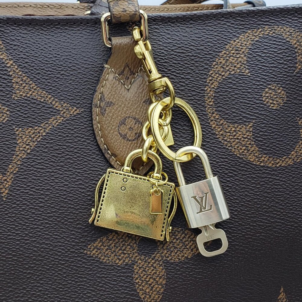 Louis Vuitton Authentic Gold Lock 🔒Unbranded Bag Keychain Charm for Bags - Picture 12 of 14